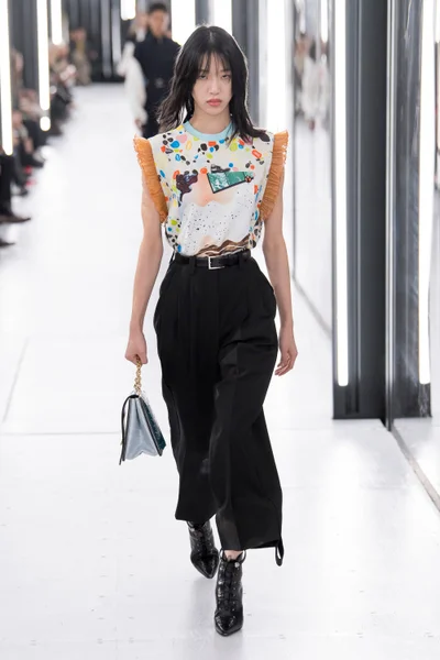 Look 15